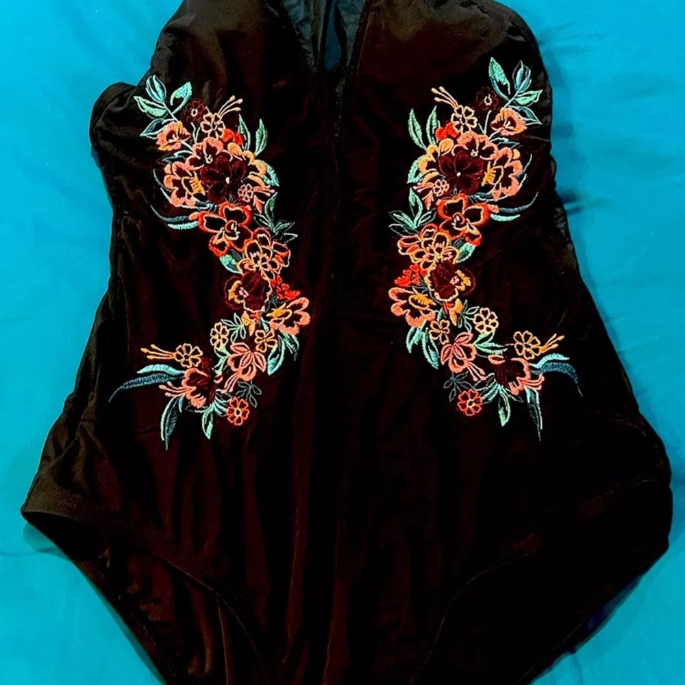 laundry by shelli segal One Piece Swimsuit Size Large Black Embroidery